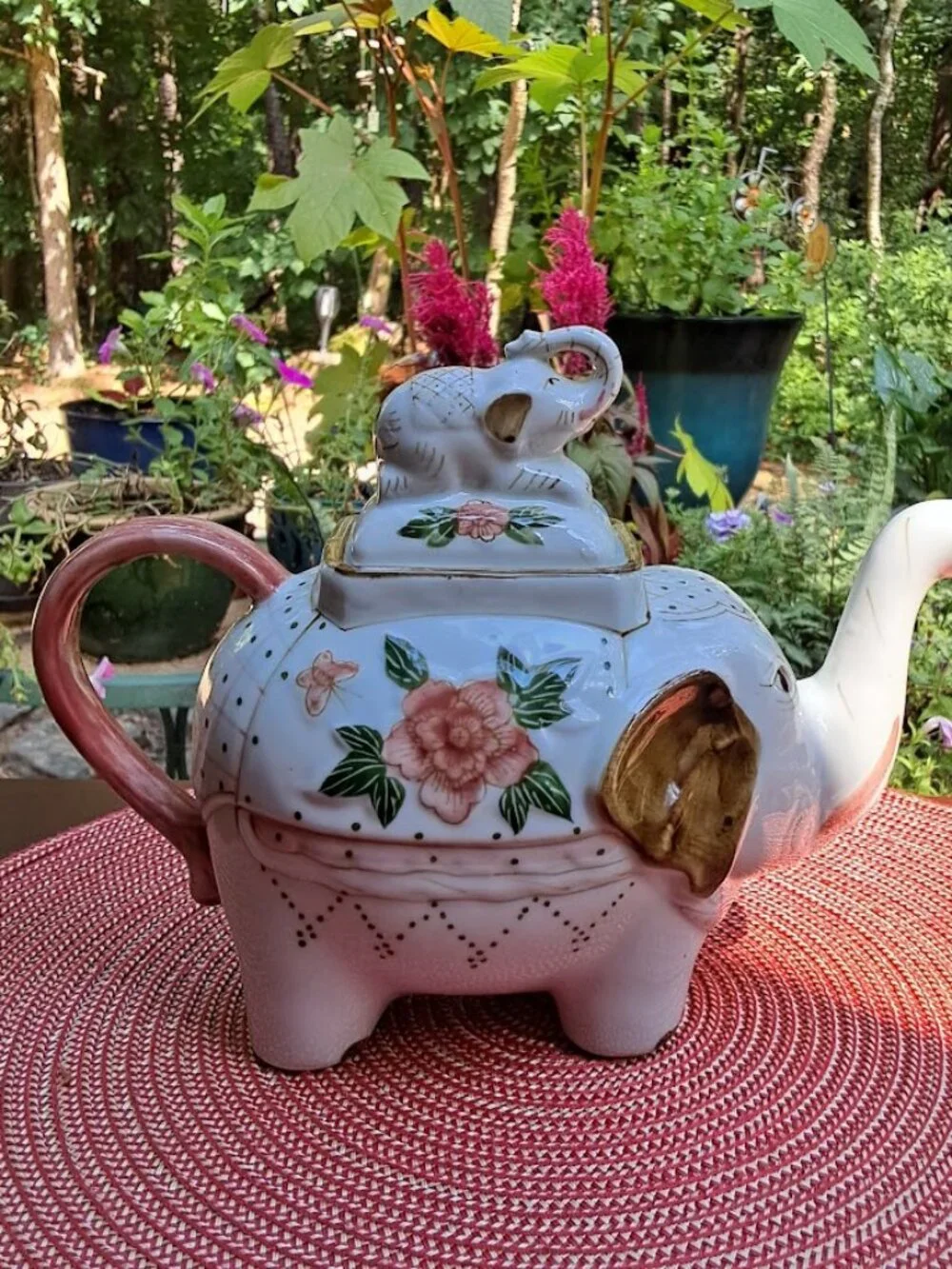 Vintage Andrea by Sadek Pink & White Elephant Tea Pot